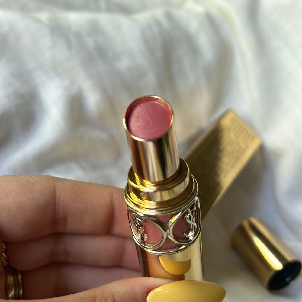 YSL Rouge Volupte Shine in #8 Pink In Confidence - Picture 4 of 5